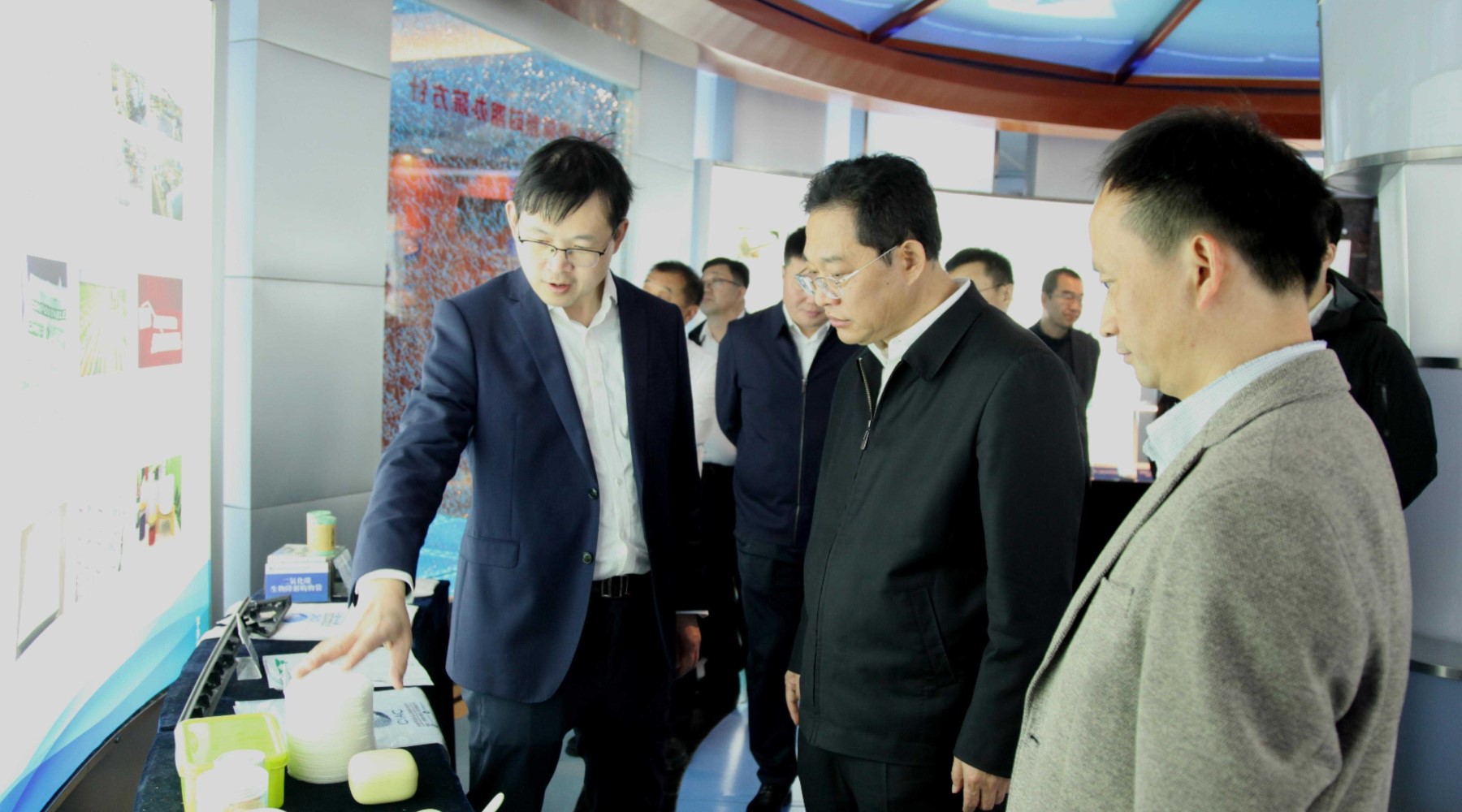 白城市委副书记、市长杨大勇一行调研长春应化所